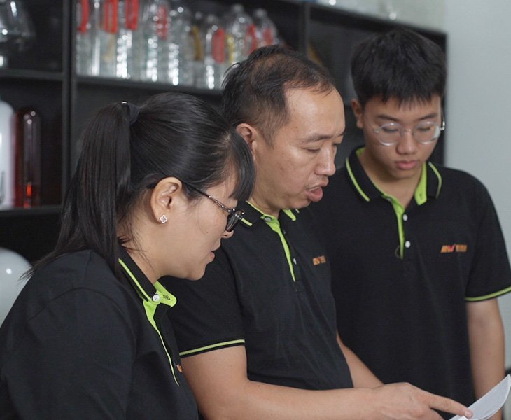 Why Choose Sinco All-Electric blow molding machine？